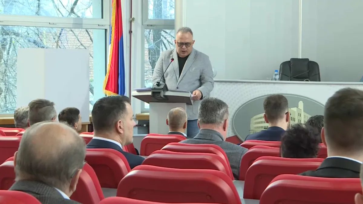 Dvoje odbornika DS-a napušta rad niške skupštine:  Sednicu vodio socijalista osuđen za korupciju u EPS-ovom preduzeću