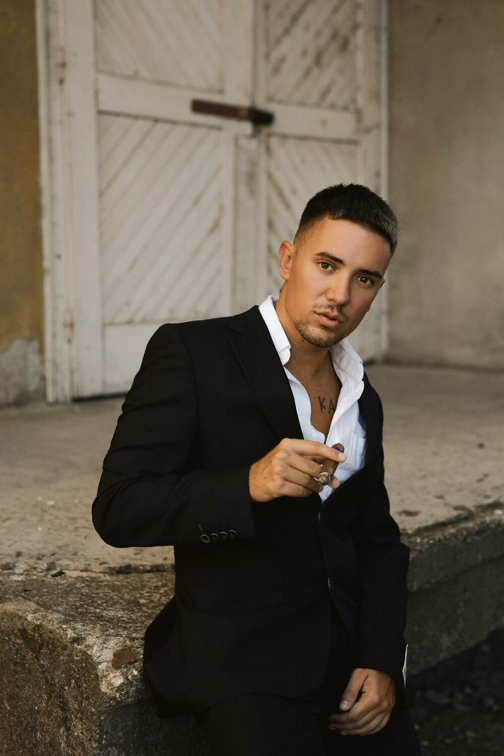 SVI SU GLEDALI SAMO U NJU NA PROMOCIJI: Pogledajte kako izgleda sestra zvezde Granda! Lepotica ipo