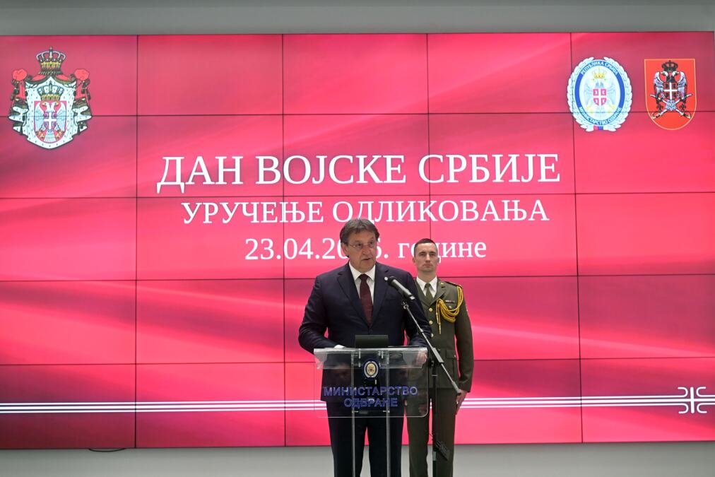 Ministar Gašić uručio odlikovanja pripadnicima Ministarstva odbrane i VS: Zahvalnost otadžbine i sistema odbrane za iskazanu hrabrost kada je bilo teško