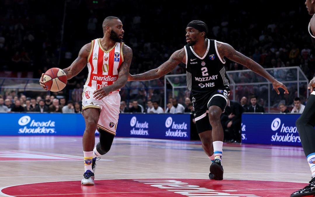 POVREDIO SE KODI MILER MEKINTAJER: Zvezdin igrač se na štakama vratio iz Barselone!