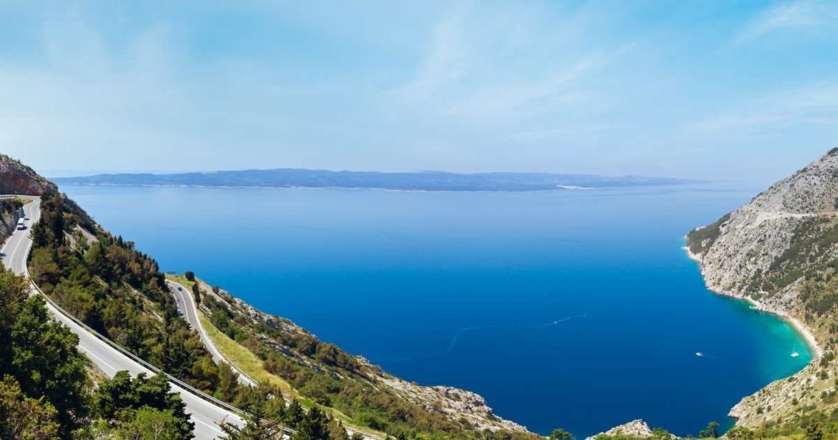 Poslao upit za letovanje na Jadranu: "2+2, 2. red do mora, kad sam čuo cenu pao sam sa stolice"