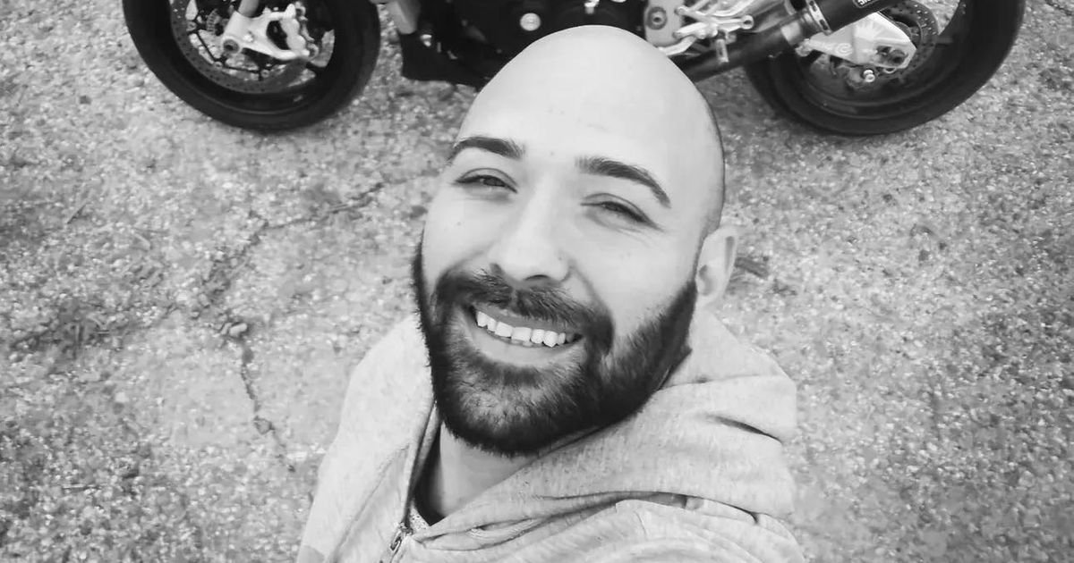 "Namerno me je nervirao..." Pevač o pokojnom bratu Darka Lazića - otkrio detalj sa sahrane koji slama srca