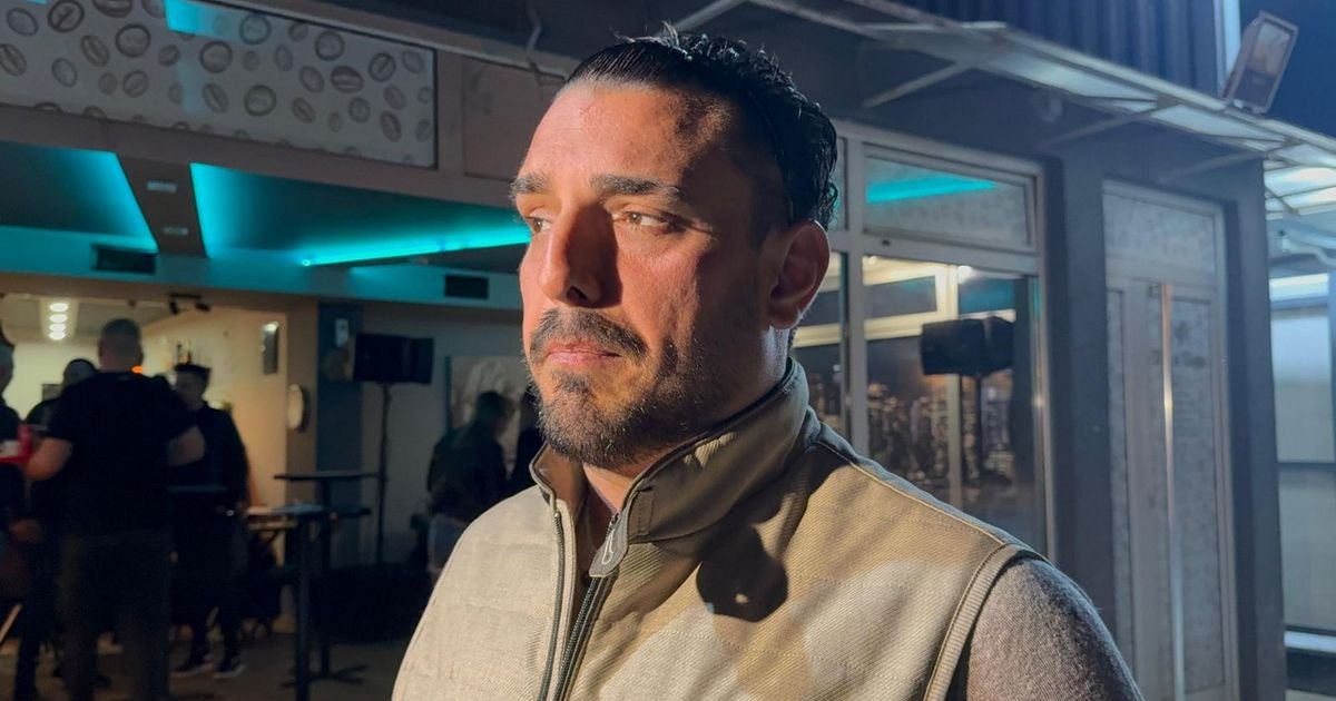 "Poslednji put smo pevali zajedno..." Darko Lazić slomljen na koncertu za pokojnog brata: Posvetio mu pesmu