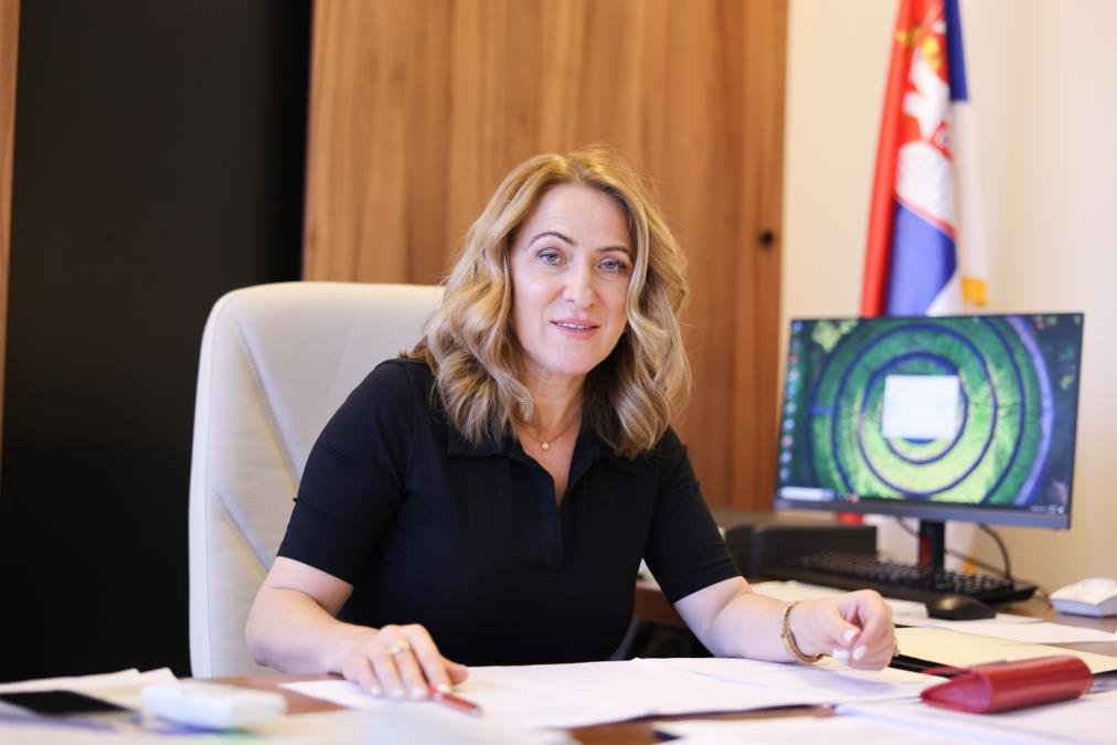 Ministarka Paunović potpisala ugovore o dodeli sredstava za unapređenje infrastrukture i javnih usluga u 30 lokalnih samouprava