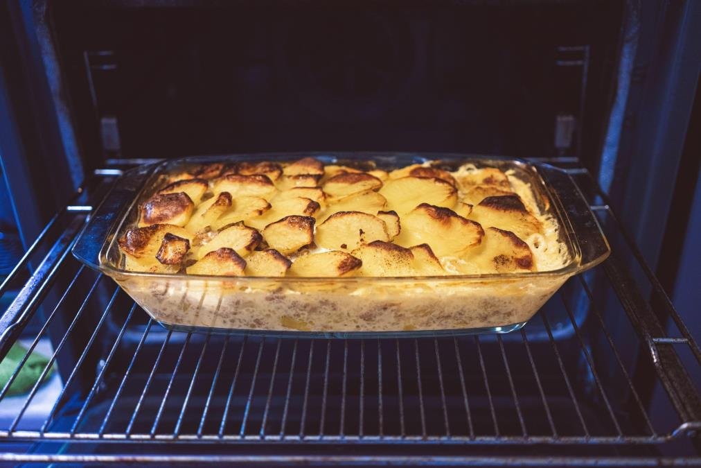 Musaka kakvu su pravile naše bake: Za neodoljivu sočnost dodajte jedan tajni sastojak i svi će vam tražiti recept!