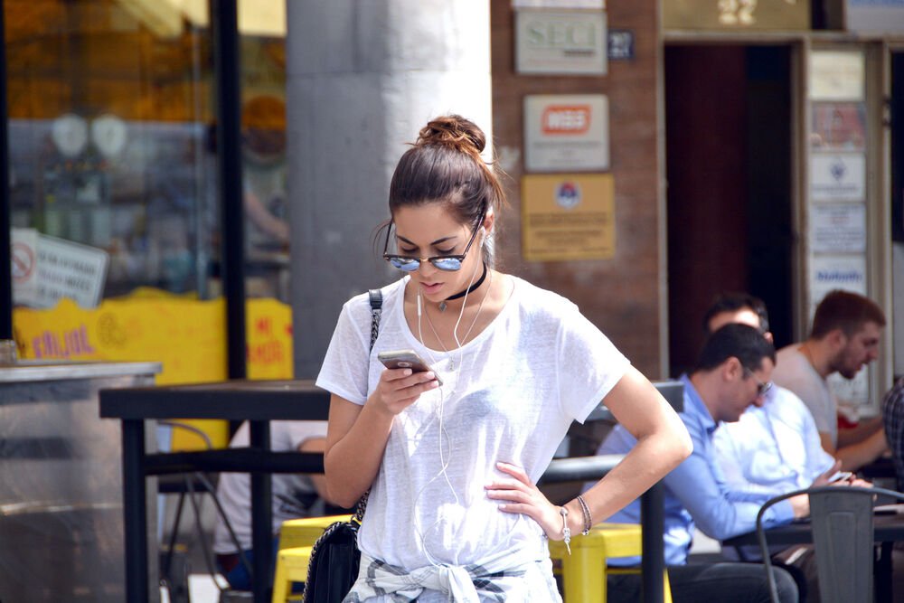 DANAS SUNČANO I TOPLO VREME U SRBIJI! Duvaće jak, severni vetar, ali će vas temperatura obradovati, kao da je LETO!