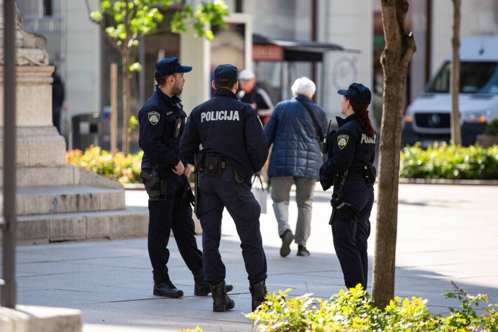 ČIN BEZUMLJA U ZAGREBU! Sagovornici Kurira: Napad na Srpsku pravoslavnu crkvu usred Hrvatske je posledica REHABILITACIJE USTAŠTVA