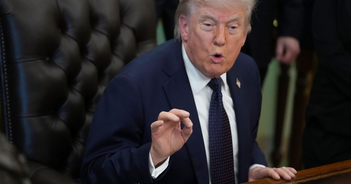 Tramp ŽESTOKO ZAPRETIO Britaniji carinama