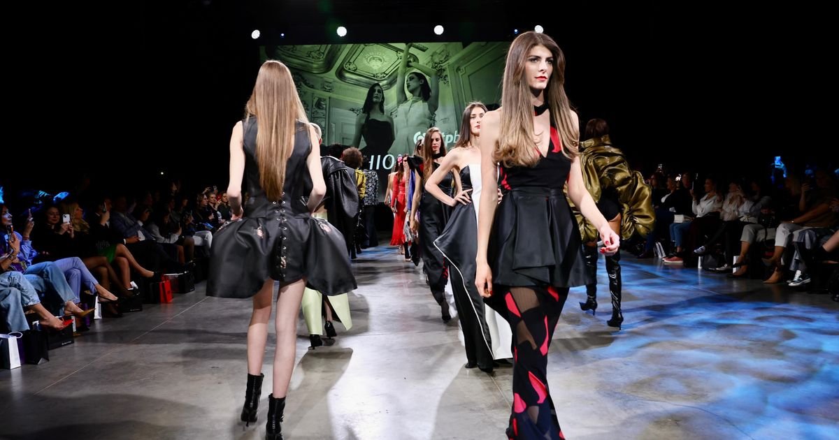 Moda u punom sjaju: Revija "Ko to tamo nosi Pradu" obeležila početak jubilarnog Fashion Selection-a