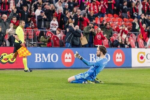 KAKVO JE OVO LUDILO! Golman Luka postigao gol u 96. minutu i postao apsolutni heroj svog tima