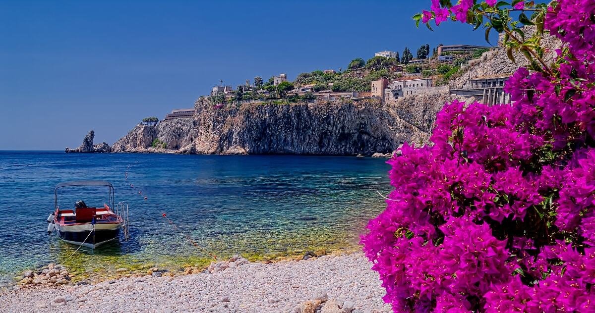 Taormina i Đardini Naksos – spoj istorije, impresivnih pejzaža i živog mediteranskog duha