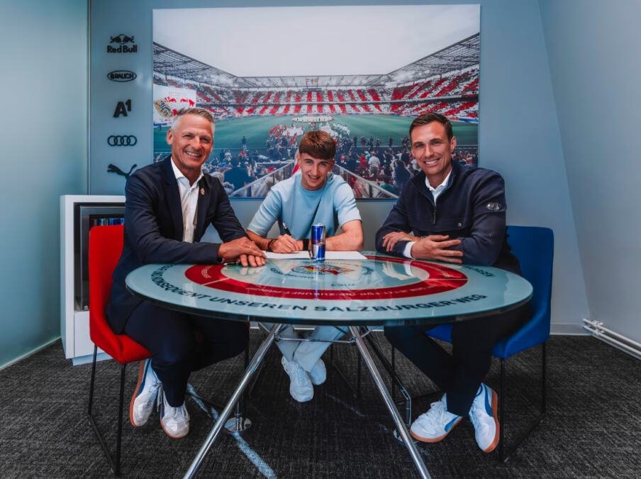 JEDAN OD NAJTALENTOVANIJIH SRPSKIH FUDBALERA IZNENADA OSTVARIO VELIKI TRANSFER! Napušta Super ligu i ide na jedno od najboljih mesta!