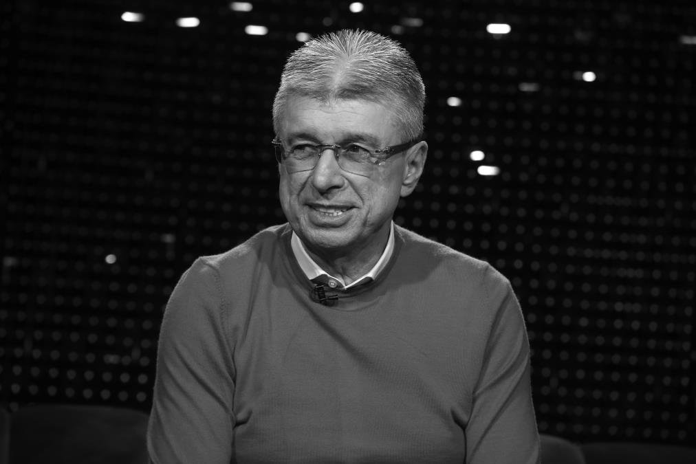 OBOŽAVAO JE KLIKERE I LOPTU, ŽIVOT MU OBELEŽILA MUZIKA, A DANAS BI NAPUNIO 72. GODINE: Bogata biografija Saše Popovića: Od nule stvorio imperiju