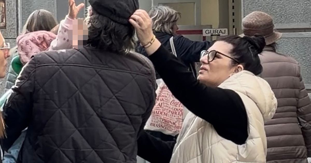 Ekskluzivno! Paparaco Sanje Maletić sa ćerkom i mužem! Pevačica dobila dete u 52. godini sa ovim muškarcem