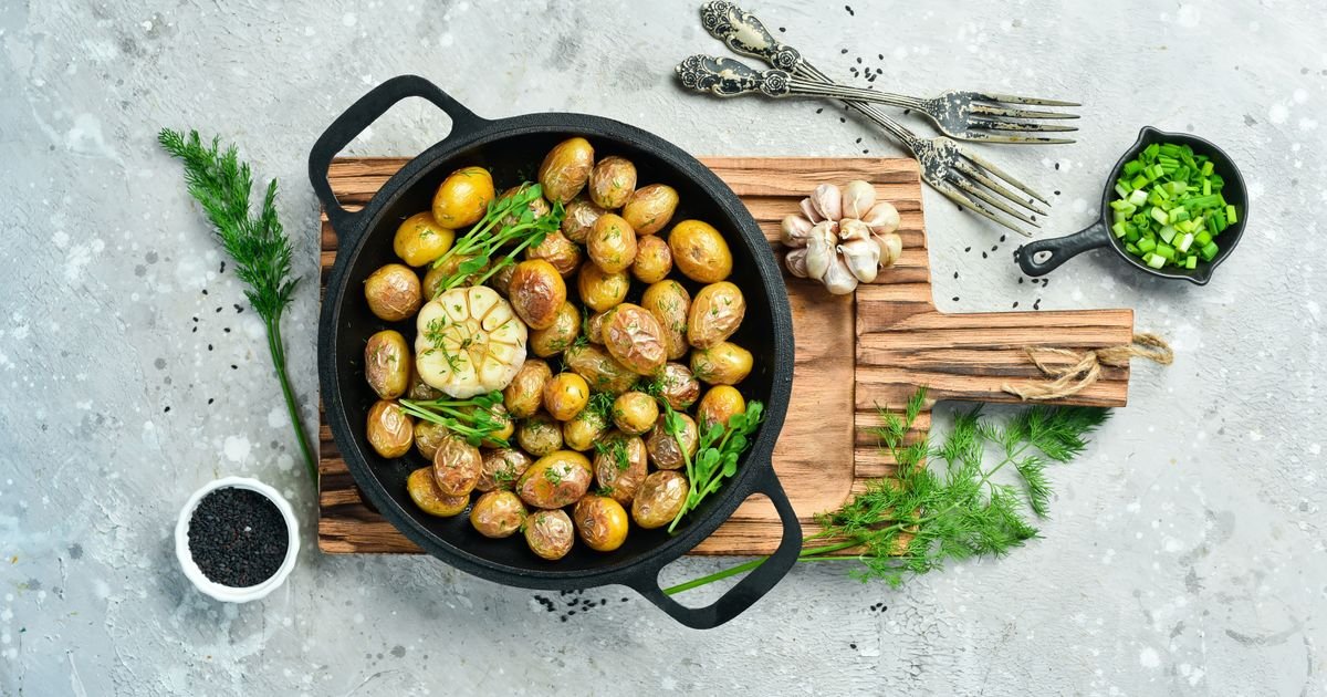 Otkrijte kako da obične mlade krompiriće pretvorite u aromatičnu zvezdu svakog ručka