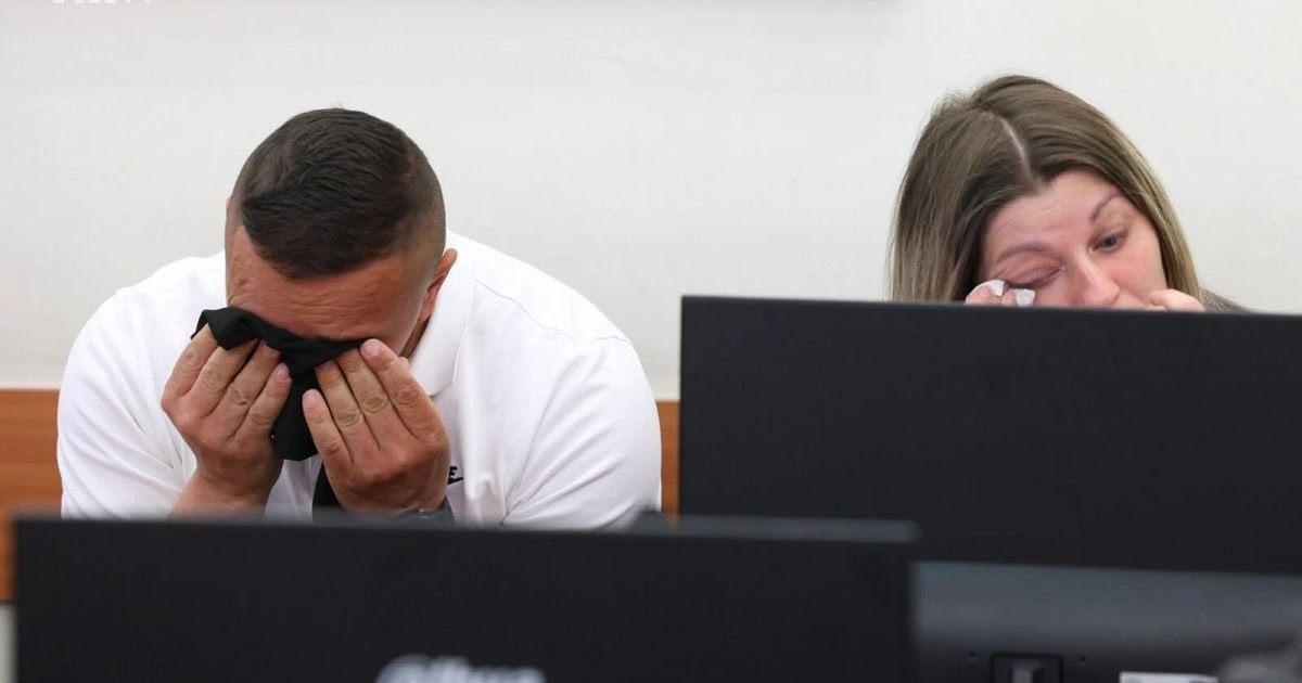 Suze i zagrljaj kao simbol borbe za istinu: Srceparajuća reakcija roditelja male Džene tokom izricanja presude