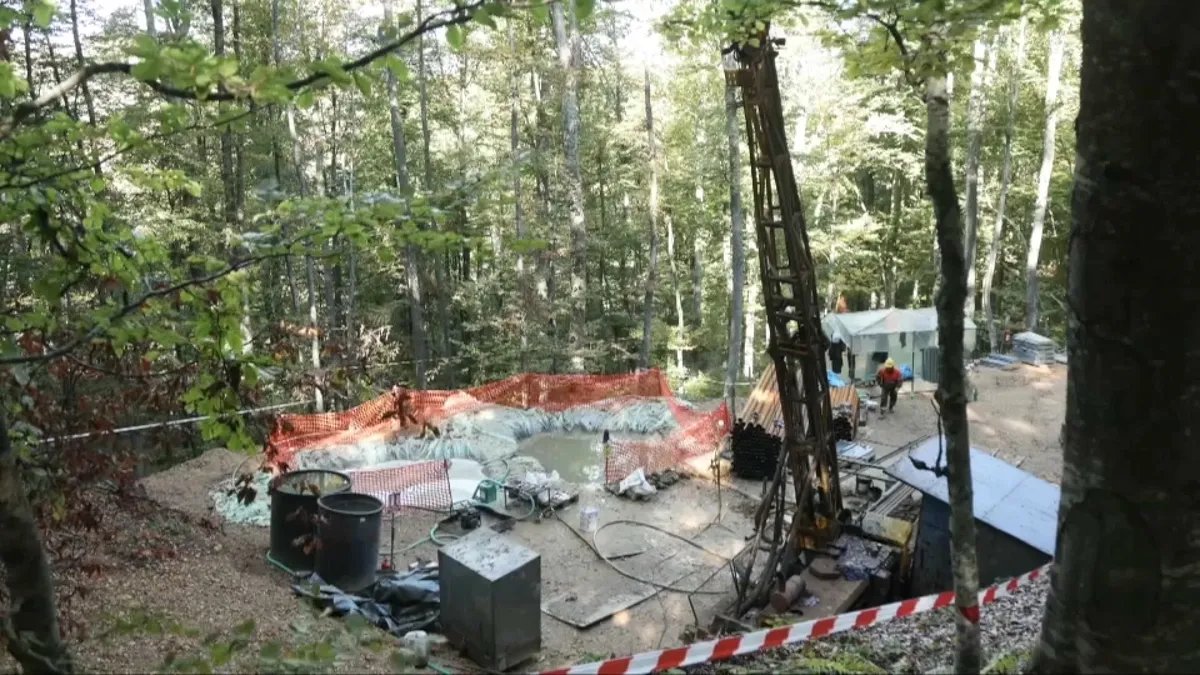 Nova blokada za vozila firme koja se bavi rudarskim istraživanjem na Rogozni