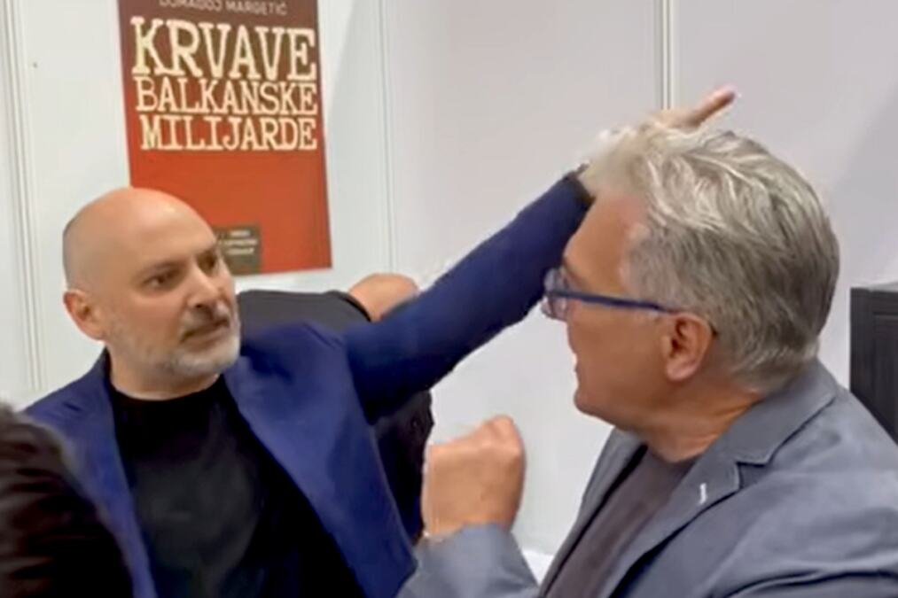 MARGETIĆ VRIŠTAO I URLAO NA SAV GLAS, KAMERE SNIMILE HAOS! Posle promocije napao obaveštajca BiH: "Makni se od moga štanda, ti si LAŽLJIVO SMEĆE" (VIDEO)