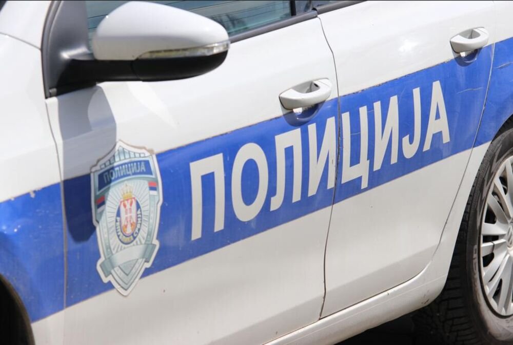 OPLJAČKANA BANKA U NIŠU: Maskirani razbojnik uleteo sa pištoljem i ukrao veliku sumu novca