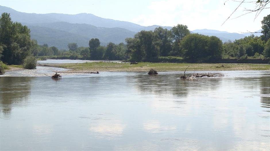 Hapšenje zbog nelegalnog vađenja šljunka i peska iz Velike Morave, šteta 200 miliona dinara