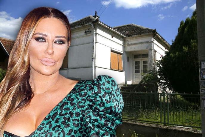 OVO JE KUĆA ANE NIKOLIĆ U SELU DONJA MUTNICA NADOMAK PARAĆINA: Komšije otkrile kakva je bila kao devojčica: U čizmama svoje majke...