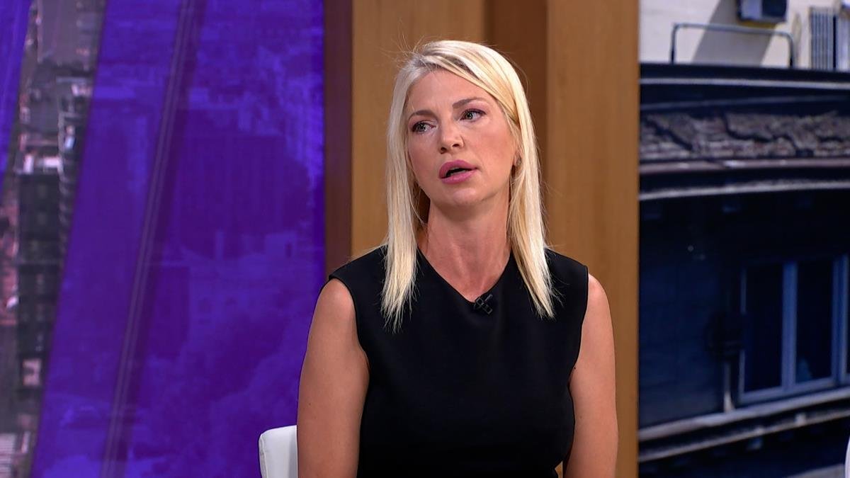 PORODIČNA TAJNA KATARINE SOTIROVIĆ KOJA JE POTRESLA ESTRADU: Dve velike muzičke zvezde pevačici su rod "Niko mi nije verovao, sprdali su se..."