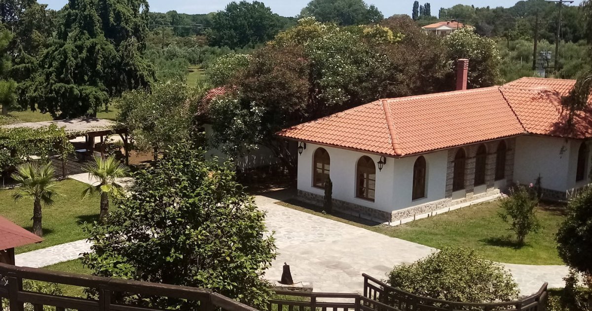 Tu se mogu videti i freske srpskih svetitelja u Grčkoj: Manastir blizu Bogorodičinog vrta u koji smeju i žene