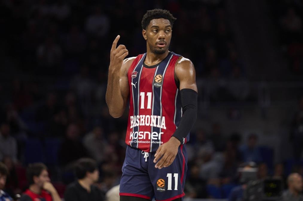 NIJE GOTOVO - ZVEZDA I DALJE U TRCI ZA FORESTOM? Nije potpisao za Fener!