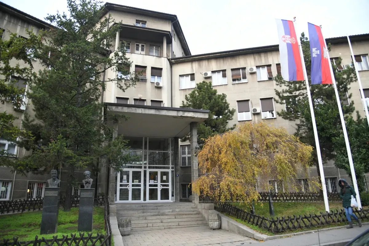 Profesori Medicinskog: Izborni proces za studentski parlament nepopravljivo kompromitovan