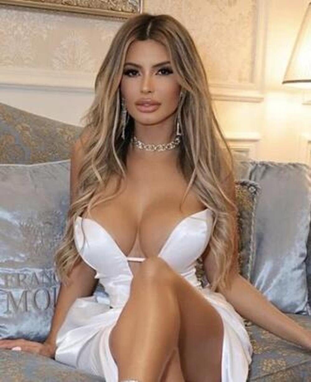 POLICAJCI JE ZAUSTAVILI ZBOG SLIKE U PASOŠU! Pre operacija bi ZBUNILA i familiju - ODMAH SU UPOREDILI FOTKU SA...