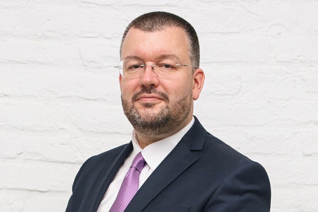 "NEĆEŠ NA MORE" Potresna kolumna profesora Čedomira Antića o sinu sa autizmom: Borba za pravdu i ljudska prava - VIDOVA POBEDA