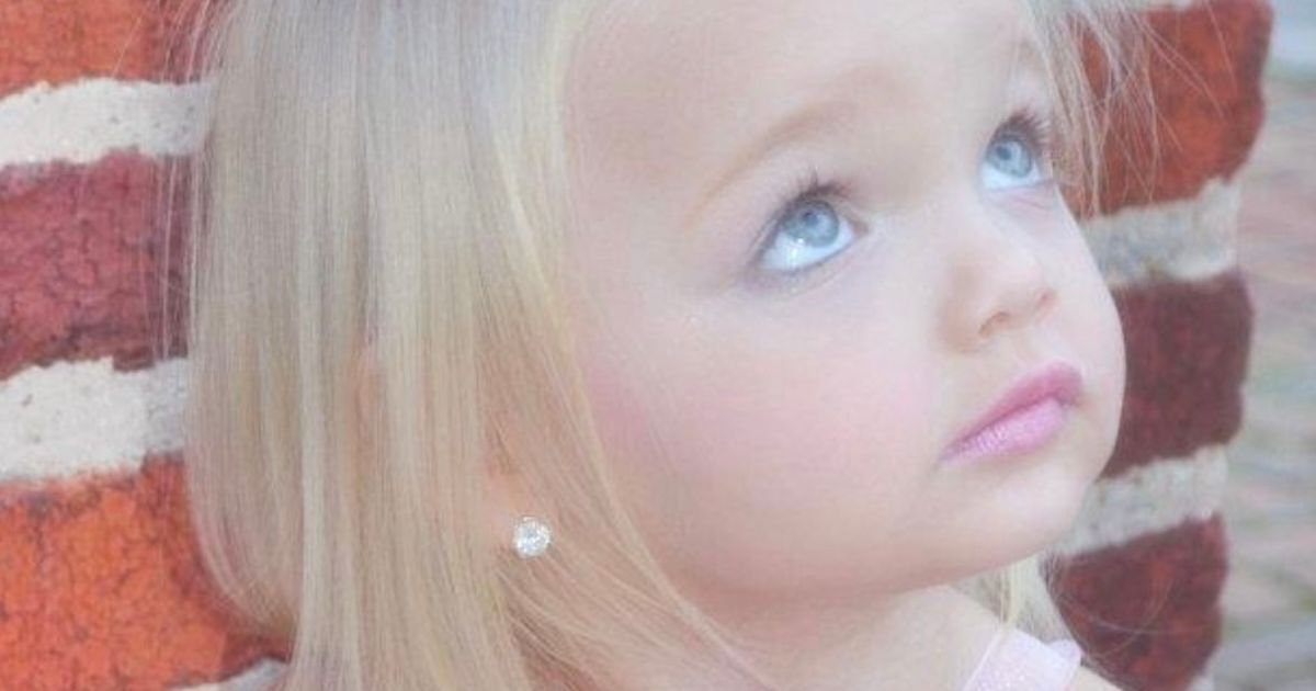 Majka na njoj zaradila milione, šminkali su je kad još nije znala ni da piše: Danas je niko ne bi prepoznao