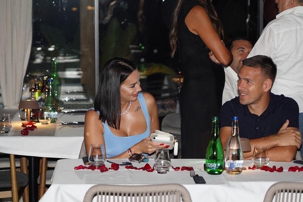 SRPSKI FUDBALER DOBIJA JOŠ PETORO DECE? Njegova žena javno OBJAVILA, ćerkici stižu i BATA I SEKA