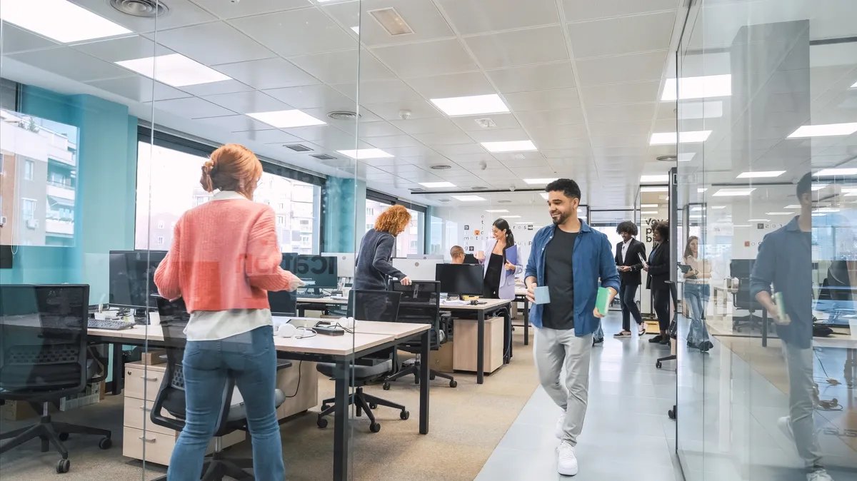 Da li je bolje raditi sedeći ili stojeći? Odgovor nije tako jednostavan