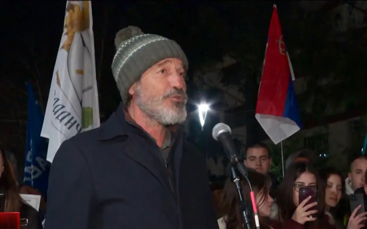 Glumac Gagi Jovanović napadnut u Zemunu: Među okupljenim naprednjacima viđen i predsednik ove gradske opštine