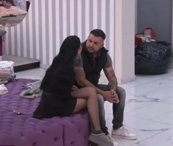 HAOS MAJE I ASMINA ZBOG FILIPA CARA! On kipti od ljubomore, preti da će pobeći iz rijalitija, a onda nikad besnija: TI SI KERIĆ (VIDEO)