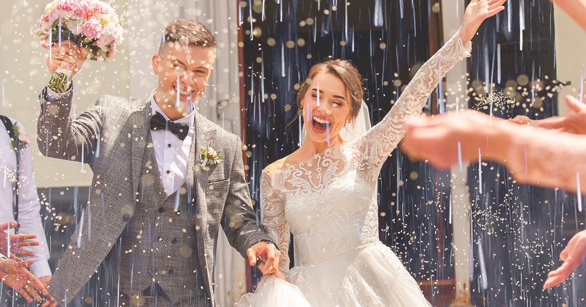 Zaova snajki polila venčanicu crnom bojom: Usledila tuča svatova ispred crkve, sad otkriveni svi detalji haosa