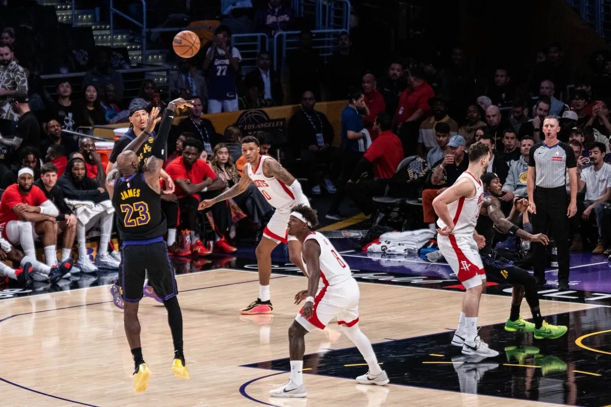 Surovi Lebron "ukrao" pobedu - Lejkersi blistaju i bez Dončića