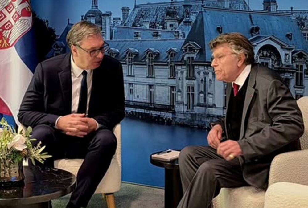 VAŽAN SASTANAK: Predsednik Vučić se sastao sa Monbrijalom u Šantiliju