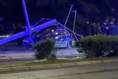 OČEVIDAC OTKRIO UZROK JEZIVE NESREĆE U NIŠU Automobil udario u banderu nakon skretanja: "Ovo je najopasnije mesto u gradu"