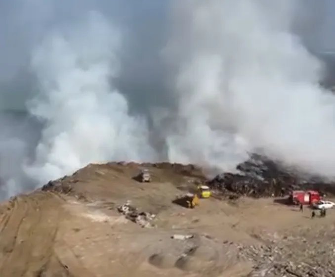 Lokalizovan požar na deponiji u Smederevu, i dalje kulja dim - iz pokreta Tvrđava upozoravaju na zagađenje (VIDEO)