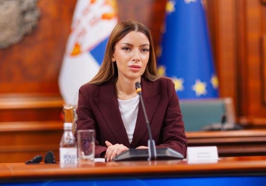 "BOLESNA MRŽNJA BLOKADERA!" Mesarović oštro reagovala na izjavu Milivojevića i osudila brutalne uvrede na račun porodice predsednika Vučića