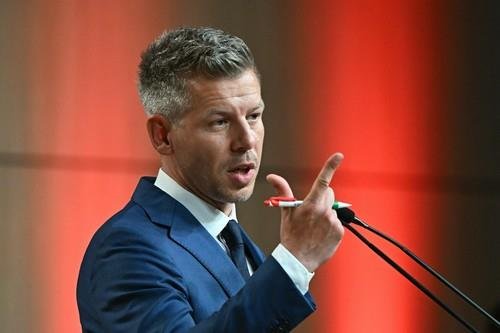 OVO NIJE VIĐENO OD 2012. GODINE: Peter Mađar saopštio čija zastava će se ponovo vijoriti na zgradi mađarskog parlamenta!