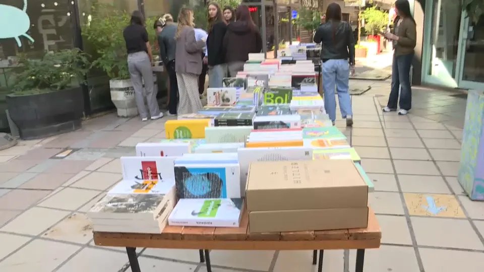 Humanitarni sajam knjiga u 16 gradova u Srbiji na poziv učenika: "Želimo da poništimo stereotip o mladima da ne čitaju"