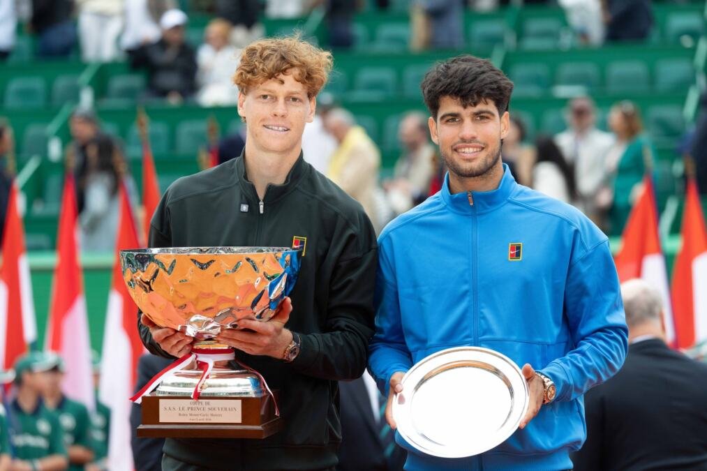 SINERA ZATEKLA ŠOKANTNA VEST DOK JE DAVAO IZJAVU! Rekli su mu da je Alkaraz odustao od Rolan Garosa, a njegova reakcija obilazi svet! Evo šta je Italijan rekao