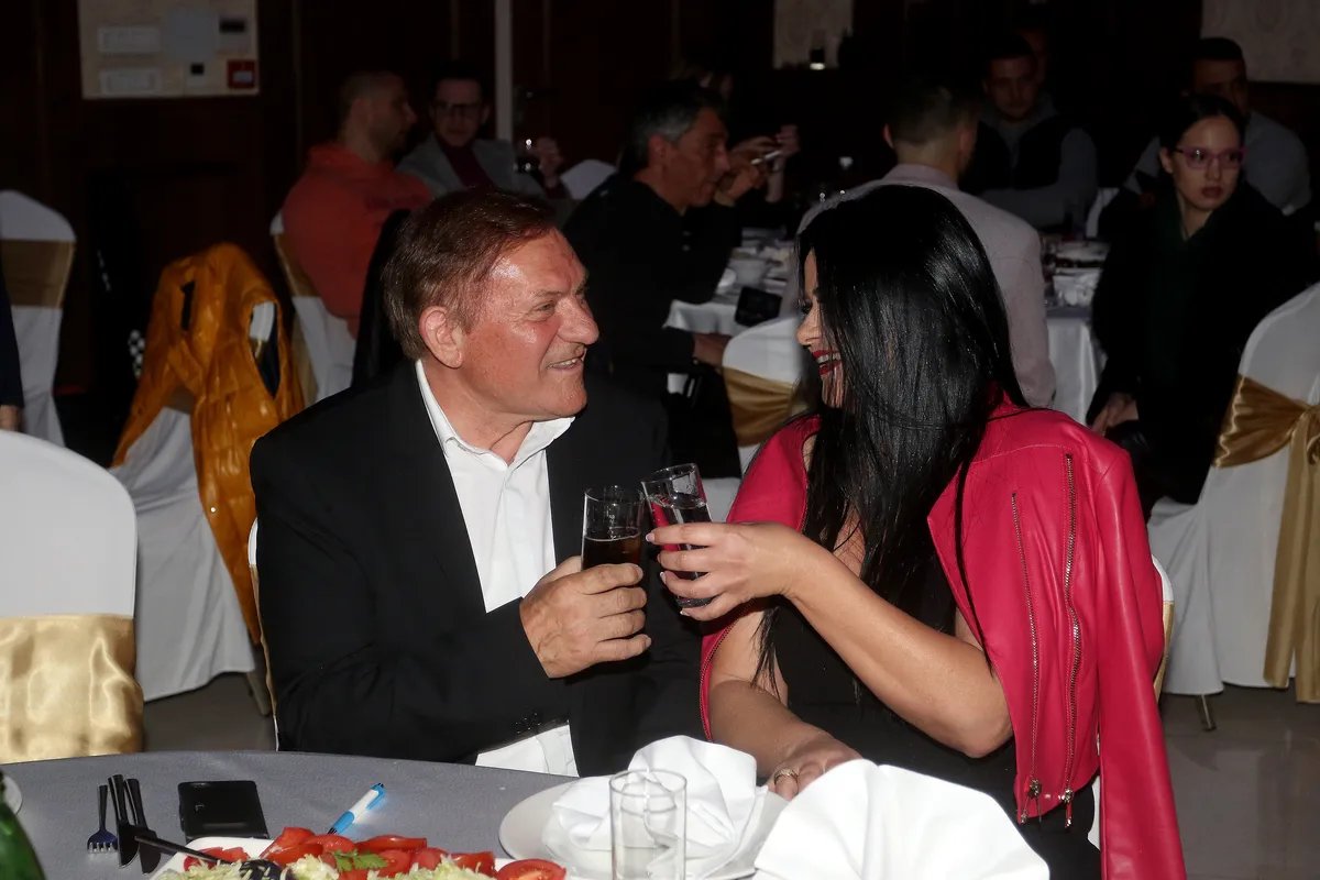 "Roditelji se nisu radovali nijednom mom uspehu - ni pevanju, ni diplomi": Naš pevač o bolnim trenucima