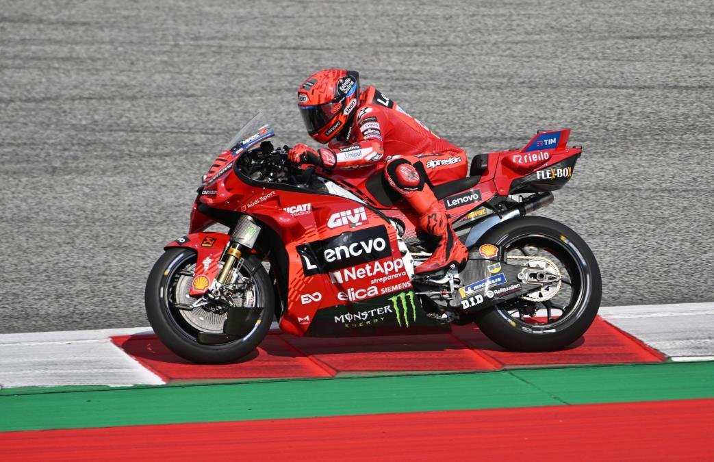 I DALJE JE BEZ POBEDE OVE SEZONE... Mark Markes na pol poziciji u Moto GP trci za Veliku nagradu Španije