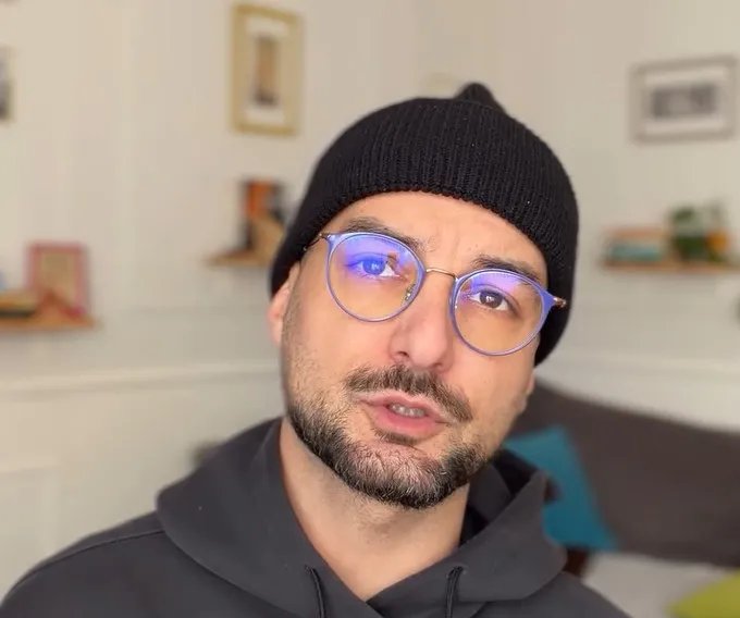 Posle 13 godina u pozorištu, glumac kaže da mu je ponuđeno 10.000 dinara ili odlazak, direktorka negira