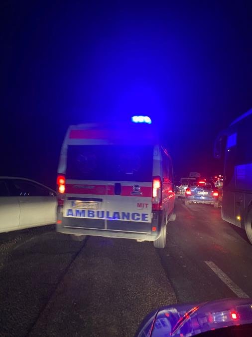 HAOS NA IRIŠKOM VENCU: Otkačila se prikolica, cisterna završila van puta: Saobraćaj obustavljen! (FOTO)