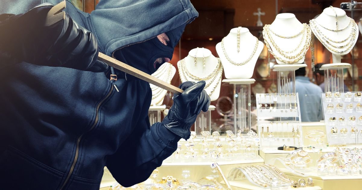 Pali razbojnici iz Smedereva: Maskirani napali vlasnika zlatare, uhapšeni u Beogradu